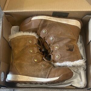 Sorel girls Whitney II Suede Tan Winter Boots with Fur Trim